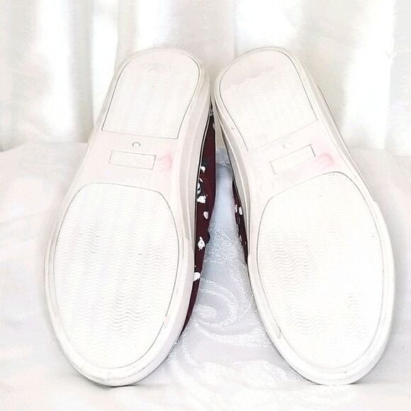 Disney Mickey Mouse Sneakers (size 11) - Picture 5 of 6